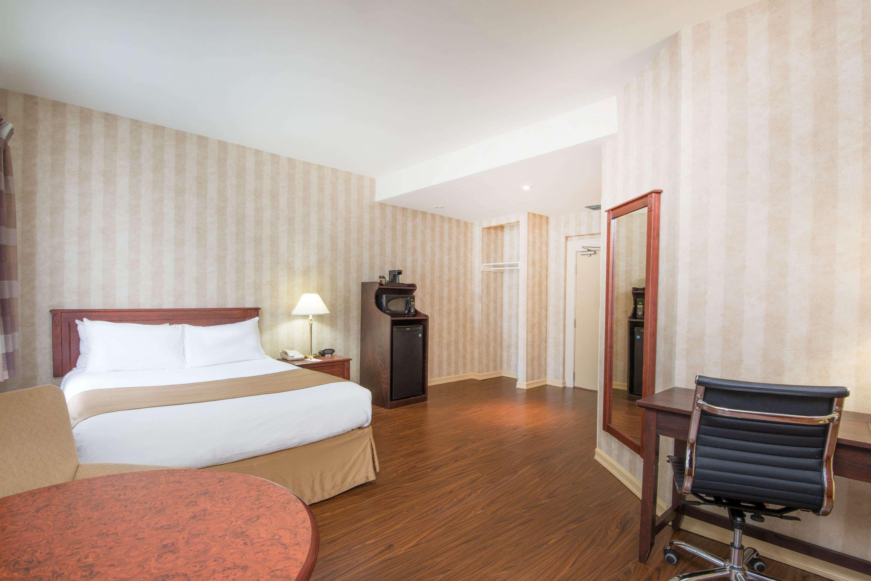Comfort Suites Midland West エクステリア 写真